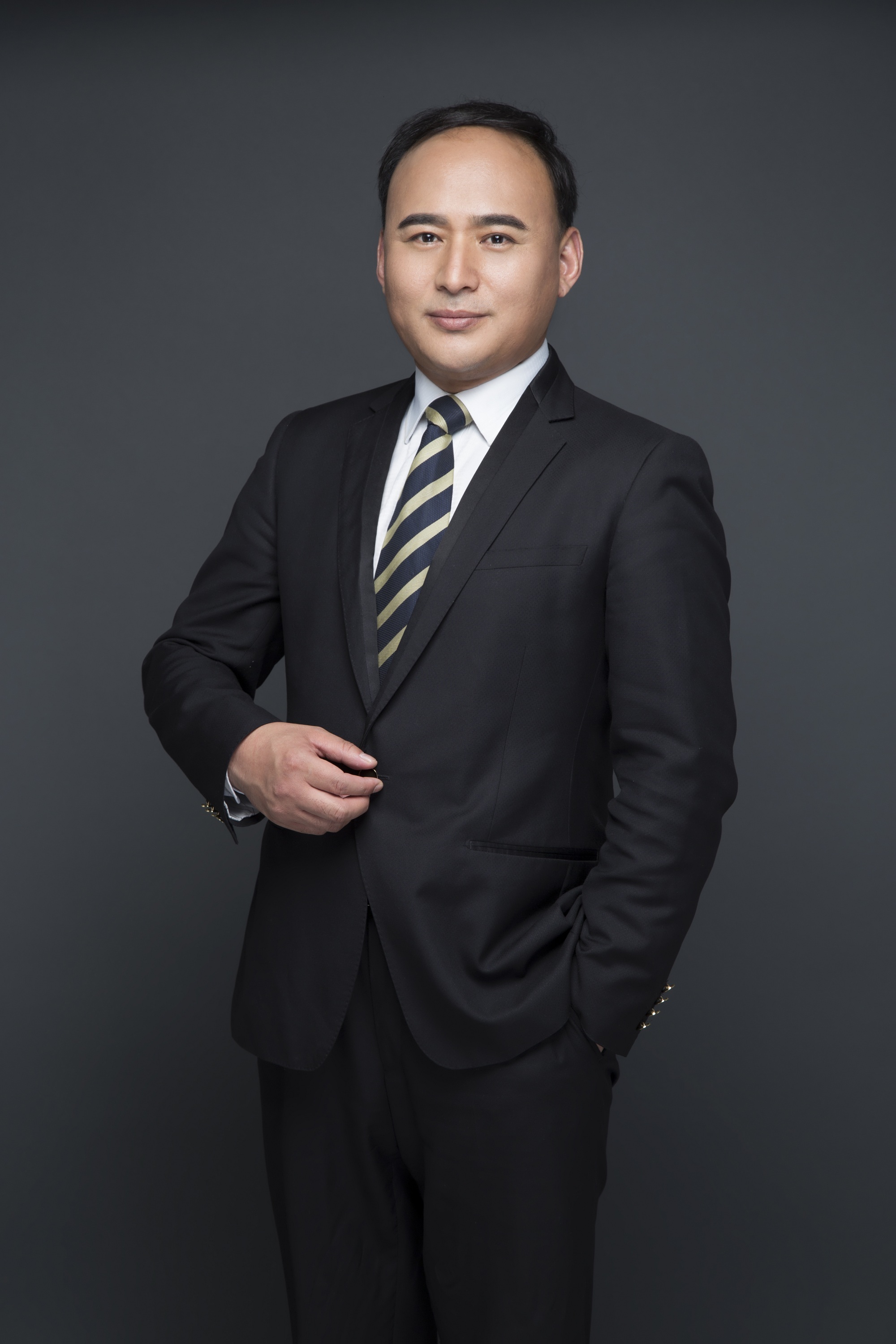 屈女士